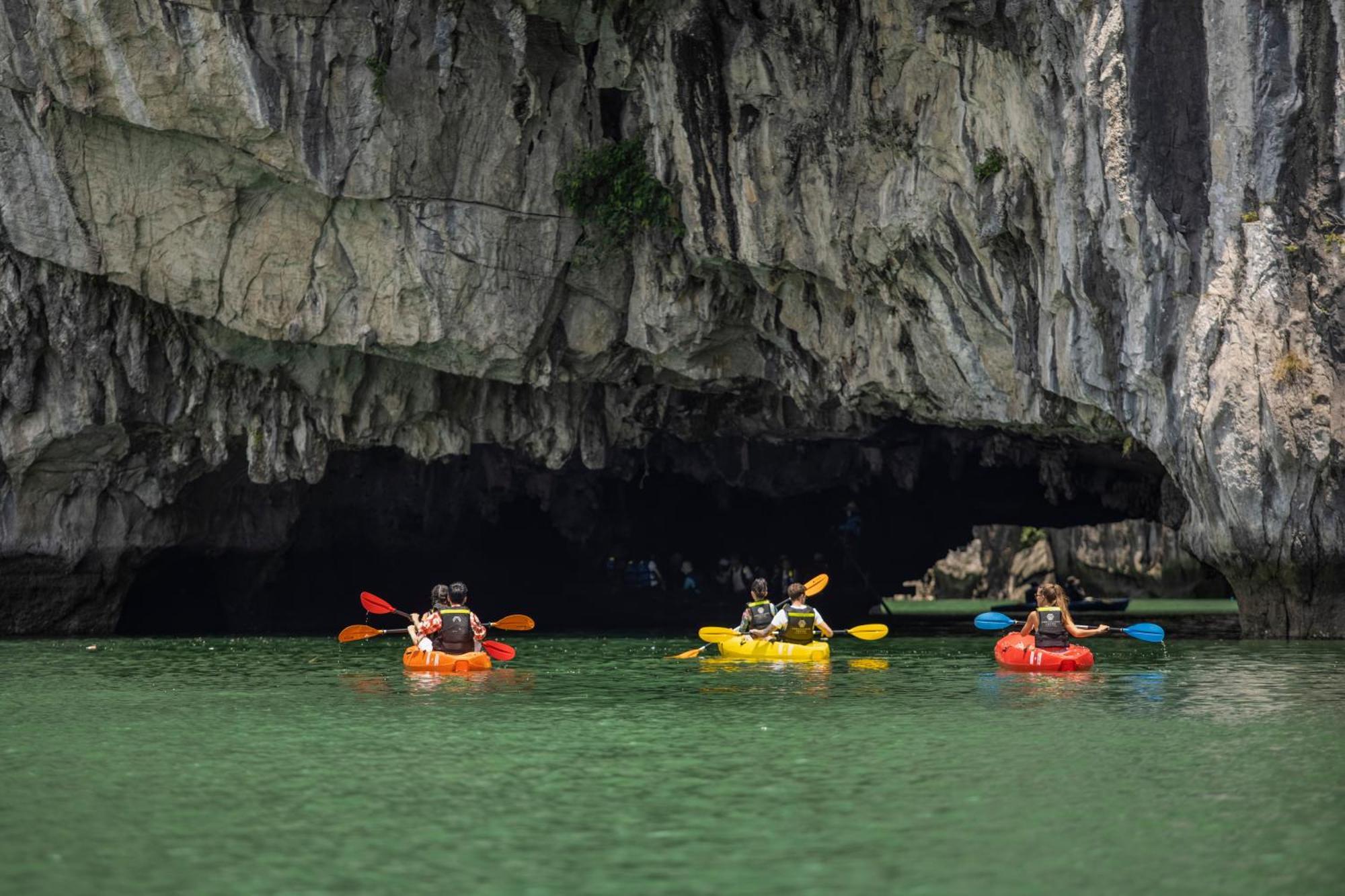 Hotel Ambassador Cruise Halong Bay Hạ Long Exterior foto